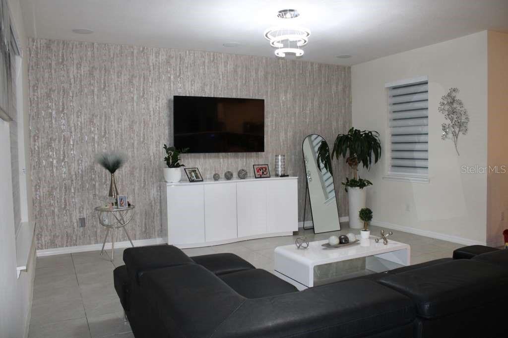 1723 FLOURISH AVE, KISSIMMEE, FL, 34744