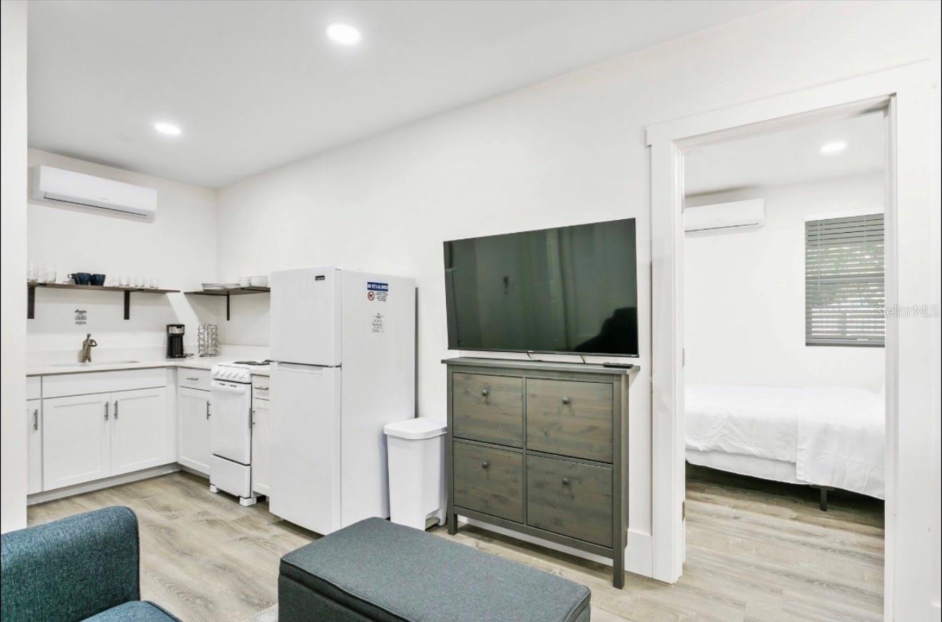 5202 N SEMINOLE AVE, TAMPA, FL, 33603