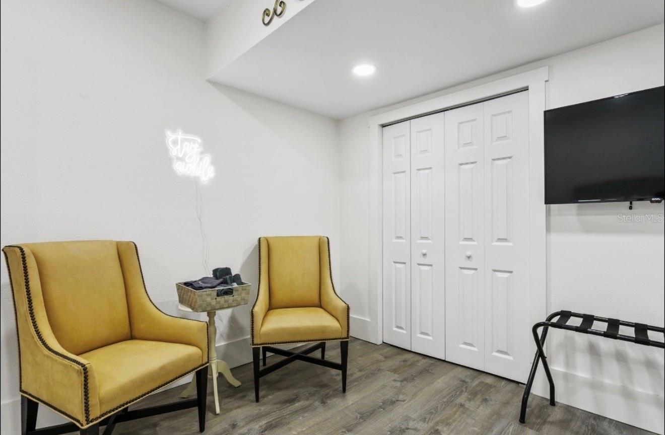 5202 N SEMINOLE AVE, TAMPA, FL, 33603