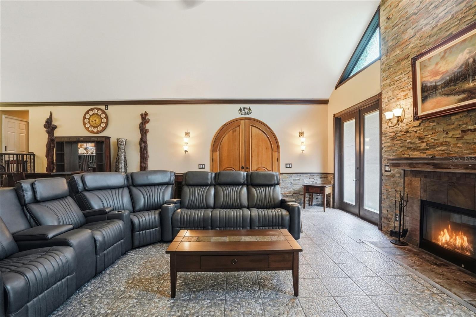 24050 WINDING CREEK DR, BROOKSVILLE, FL, 34601