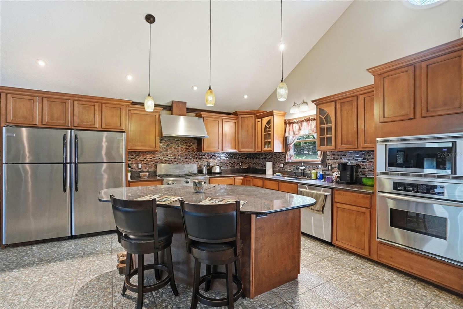24050 WINDING CREEK DR, BROOKSVILLE, FL, 34601