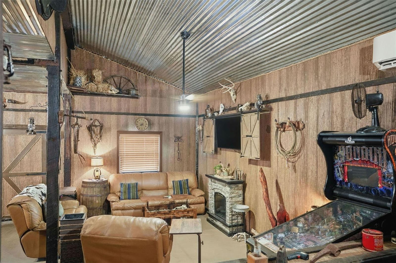 24050 WINDING CREEK DR, BROOKSVILLE, FL, 34601