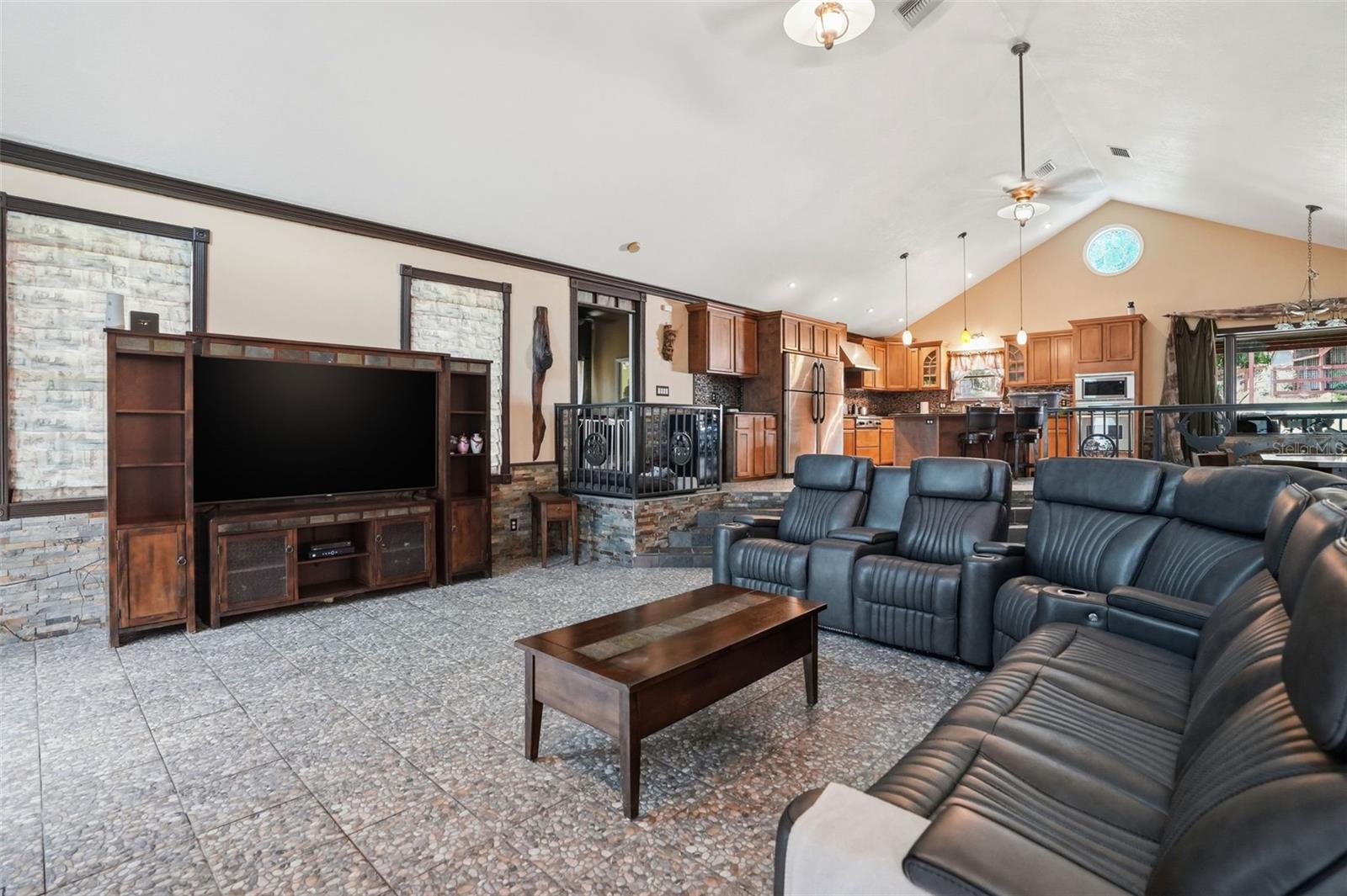 24050 WINDING CREEK DR, BROOKSVILLE, FL, 34601