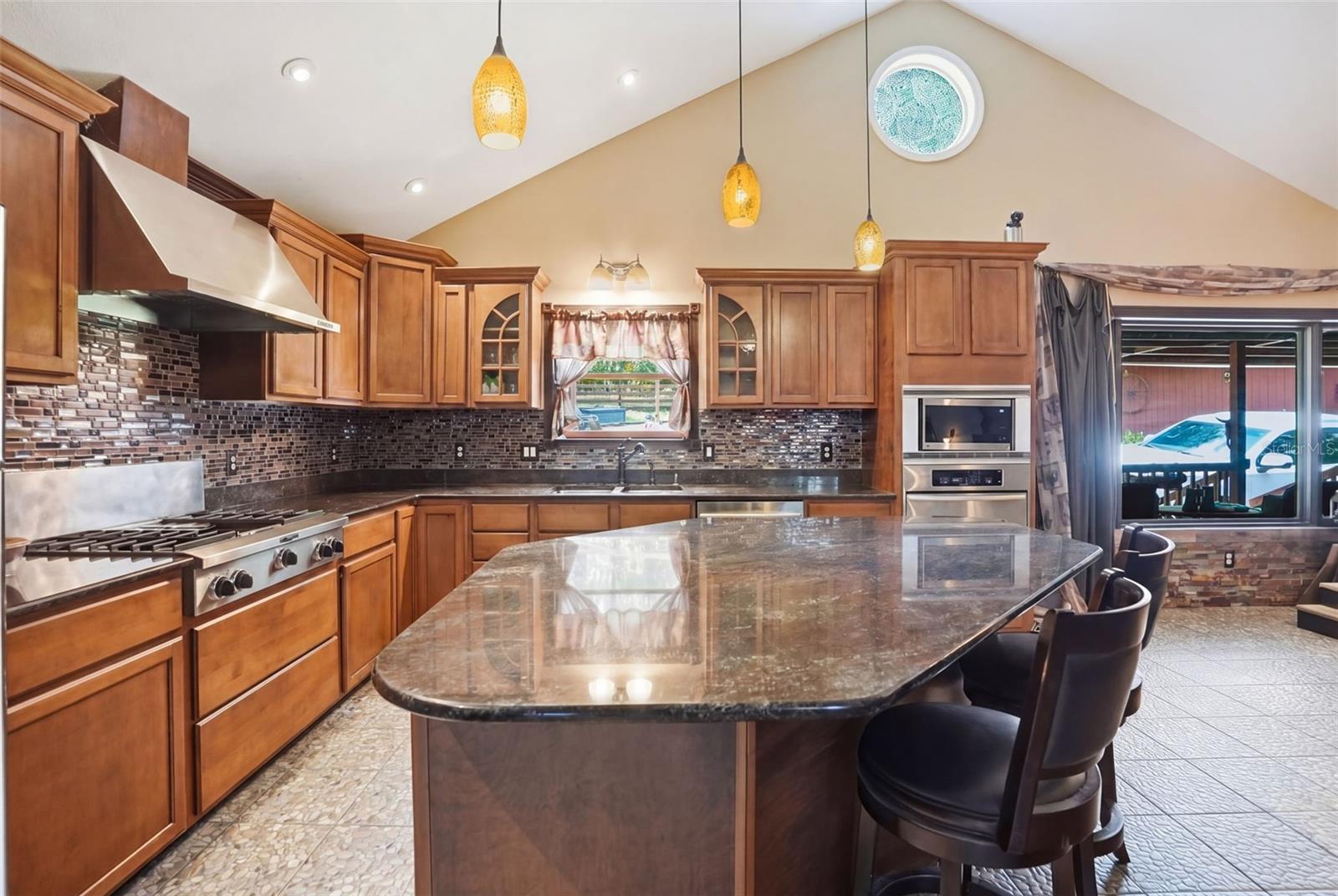 24050 WINDING CREEK DR, BROOKSVILLE, FL, 34601