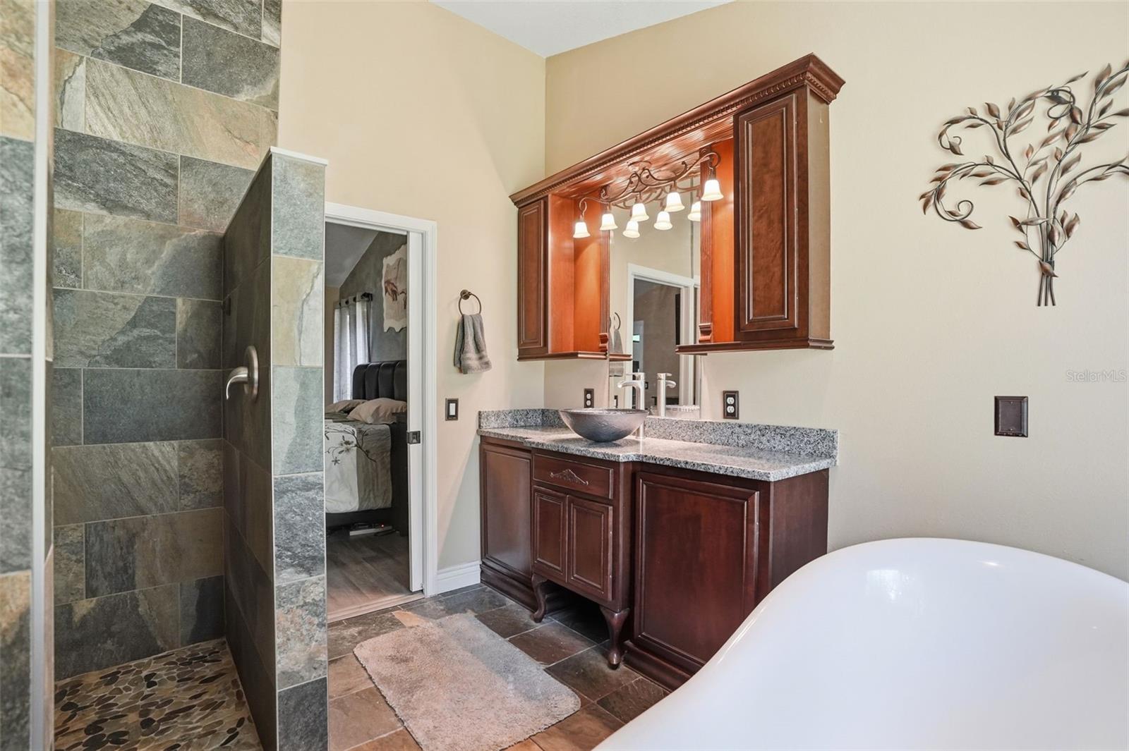 24050 WINDING CREEK DR, BROOKSVILLE, FL, 34601