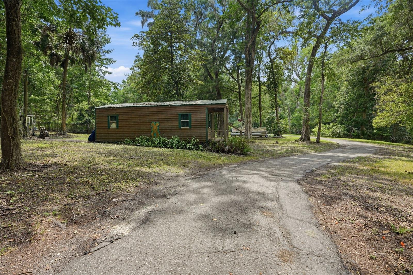 24050 WINDING CREEK DR, BROOKSVILLE, FL, 34601