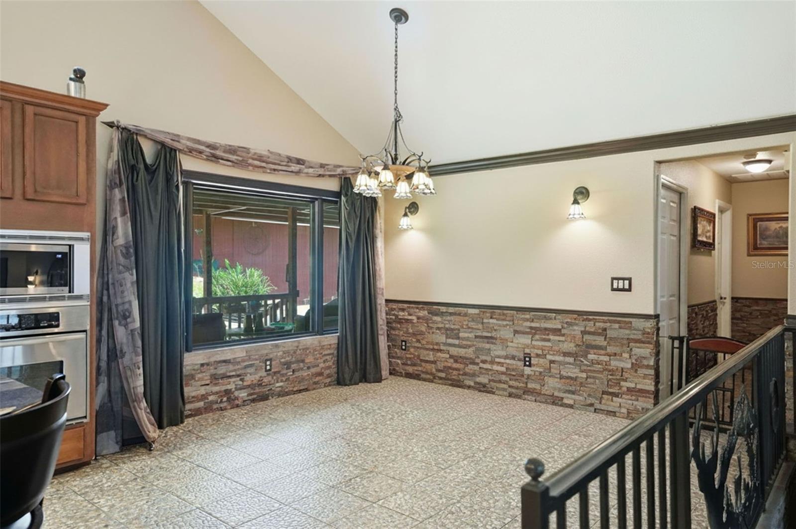 24050 WINDING CREEK DR, BROOKSVILLE, FL, 34601