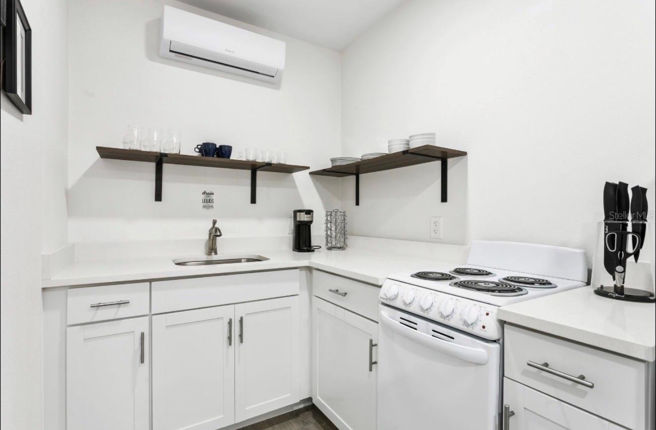5202 N SEMINOLE AVE, TAMPA, FL, 33603