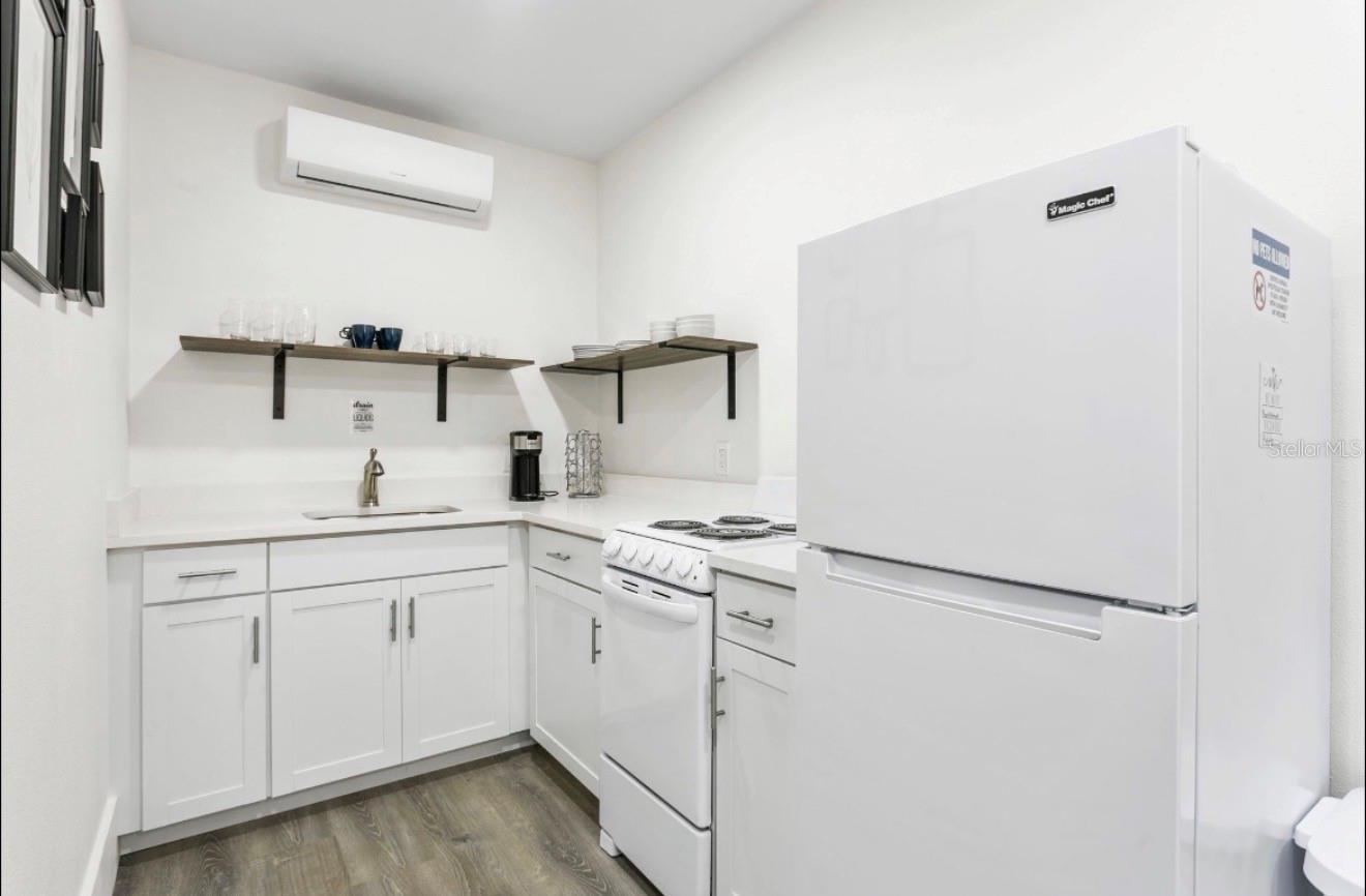 5202 N SEMINOLE AVE, TAMPA, FL, 33603