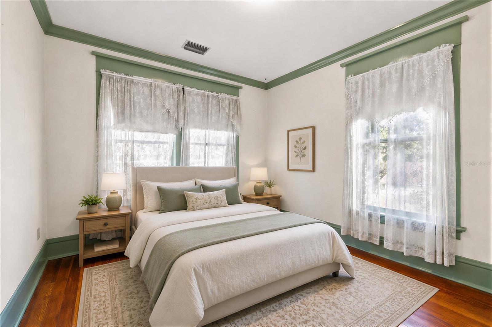 5202 N SEMINOLE AVE, TAMPA, FL, 33603
