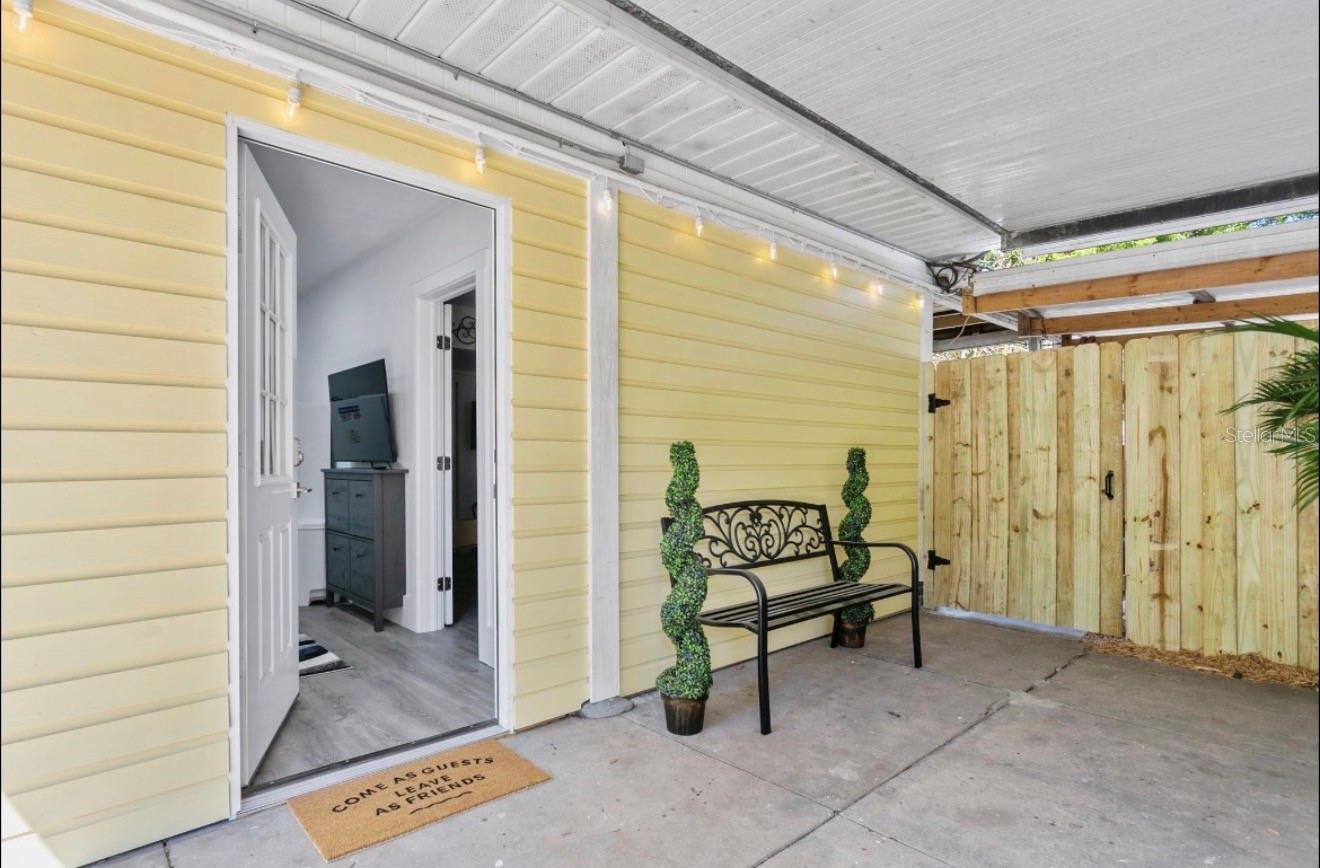 5202 N SEMINOLE AVE, TAMPA, FL, 33603