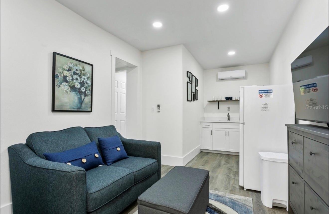 5202 N SEMINOLE AVE, TAMPA, FL, 33603