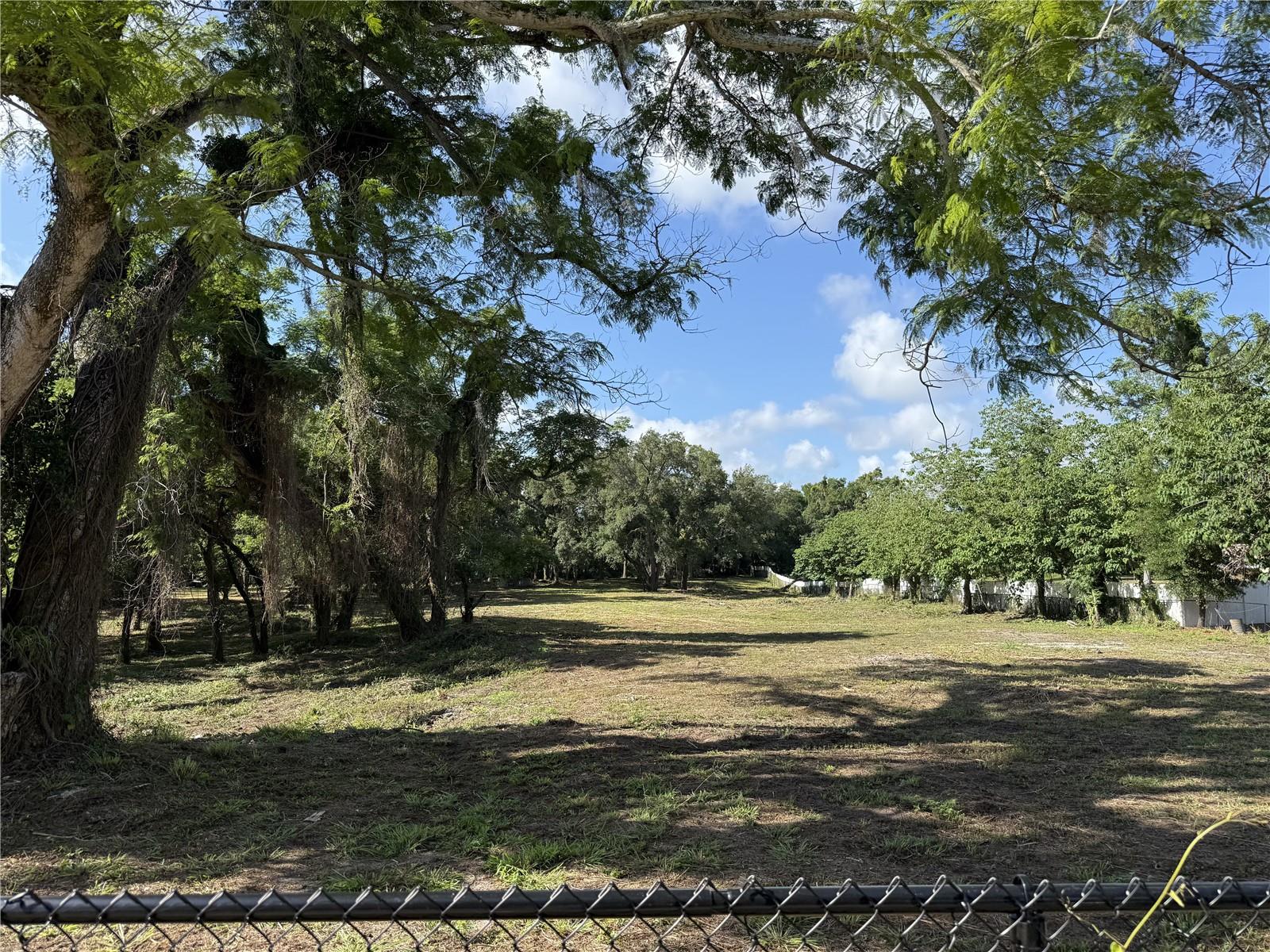 521 E CLAY AVE, BRANDON, FL, 33510
