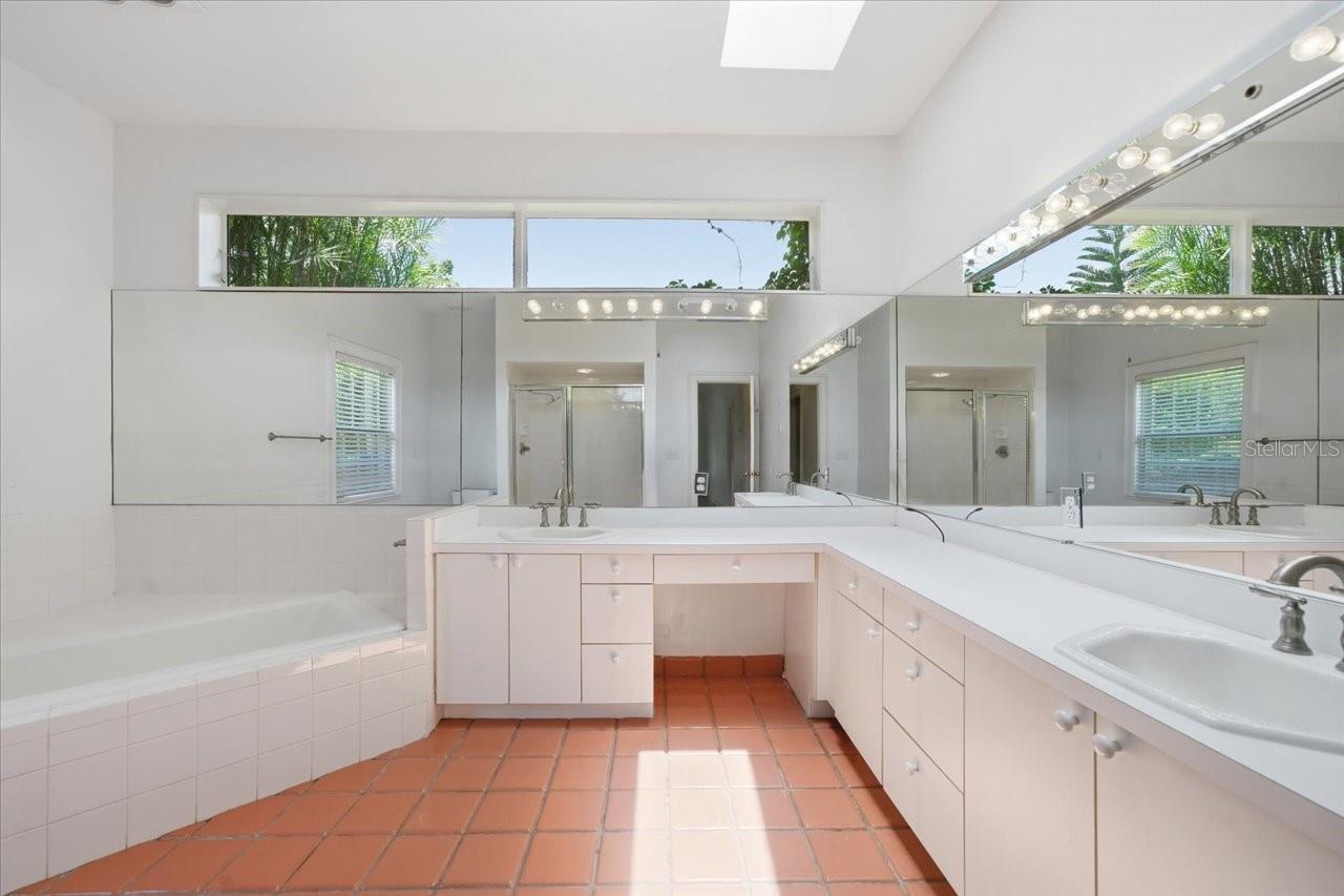 15612 HOWELL PARK LN, TAMPA, FL, 33625