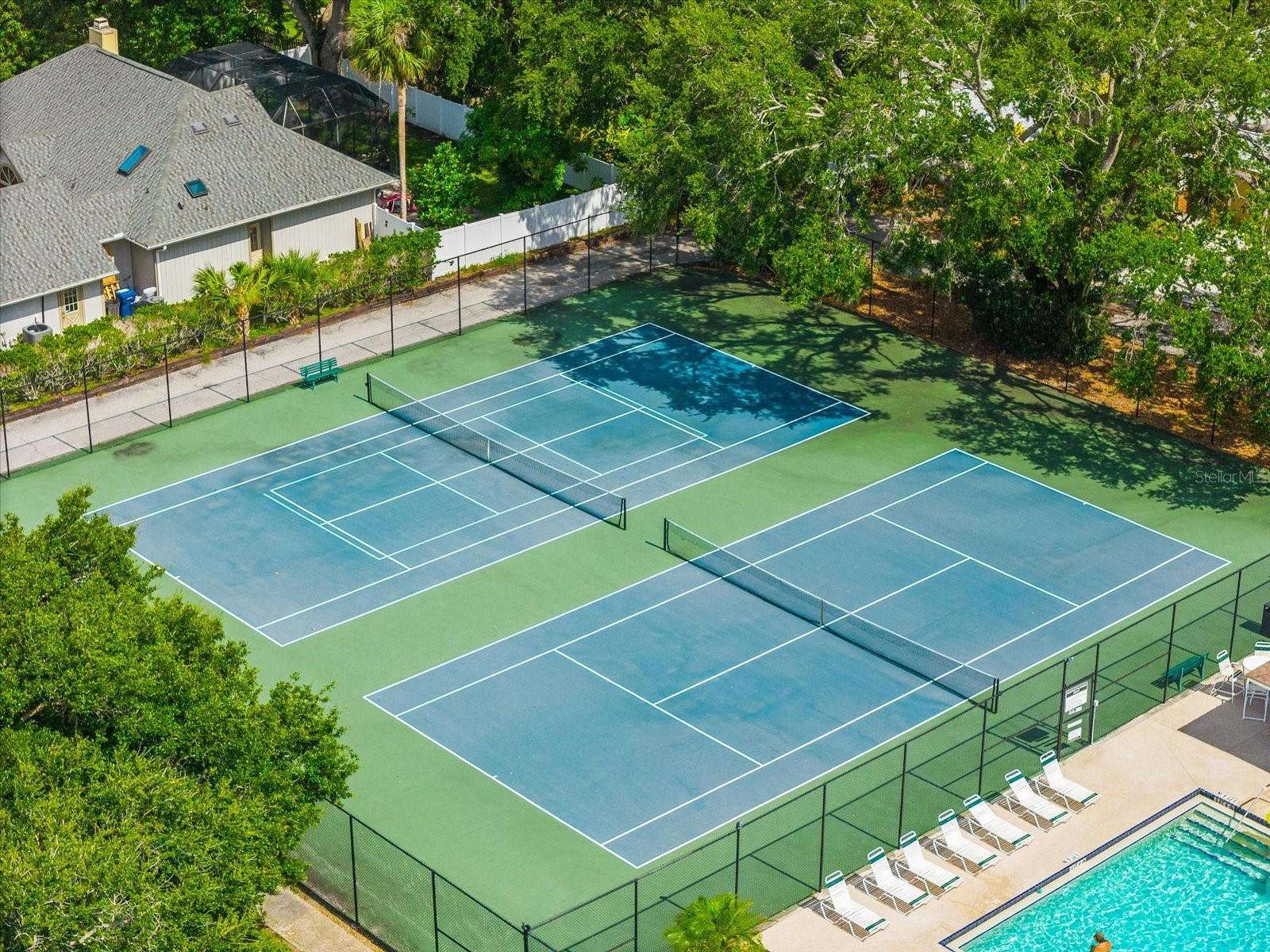 8240 CYPRESS LAKE DR, SARASOTA, FL, 34243