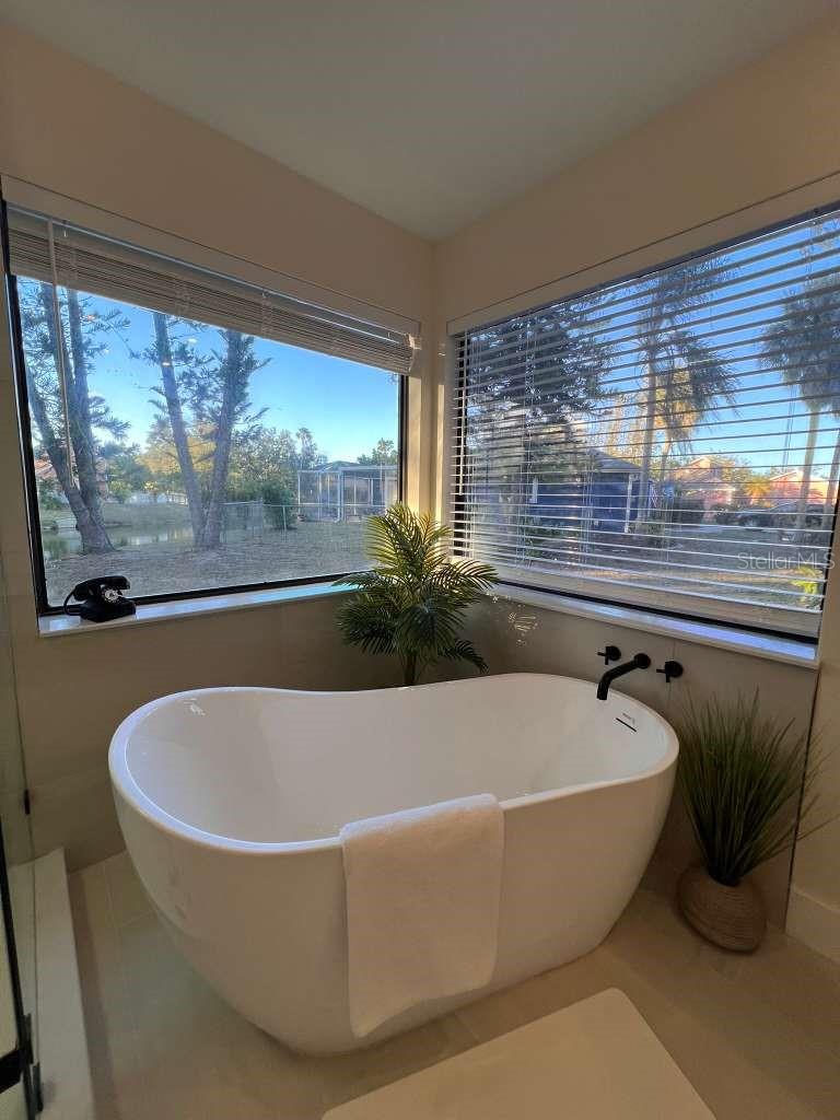 8240 CYPRESS LAKE DR, SARASOTA, FL, 34243