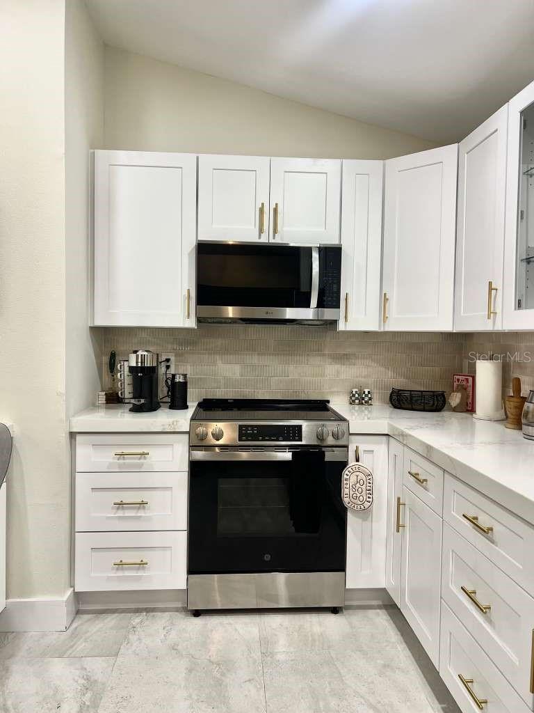 8240 CYPRESS LAKE DR, SARASOTA, FL, 34243