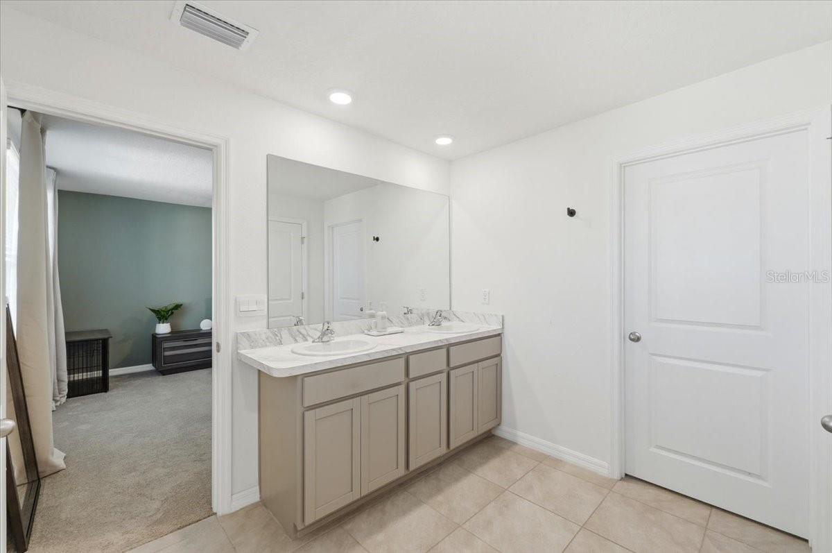 1211 TAHITIAN SUNRISE DR, PLANT CITY, FL, 33565