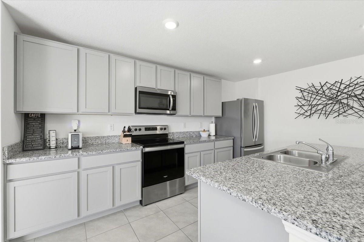 1211 TAHITIAN SUNRISE DR, PLANT CITY, FL, 33565
