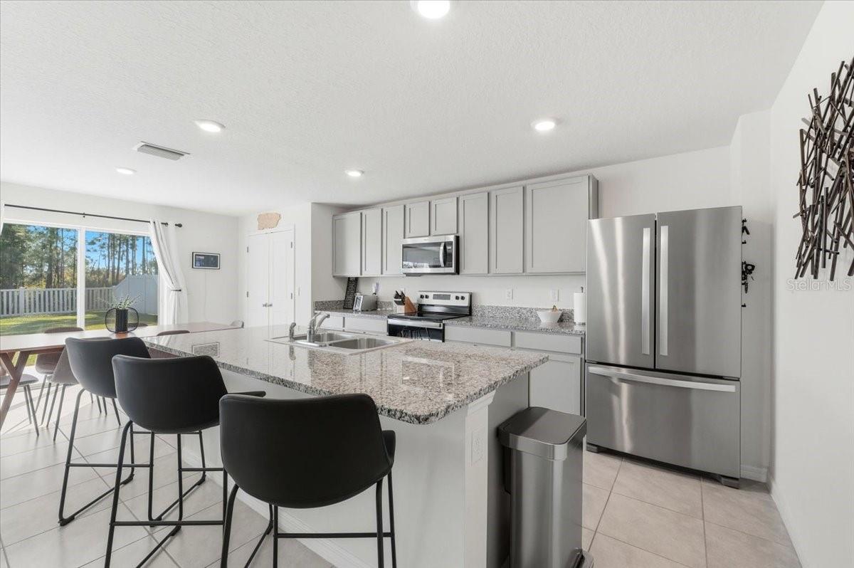 1211 TAHITIAN SUNRISE DR, PLANT CITY, FL, 33565