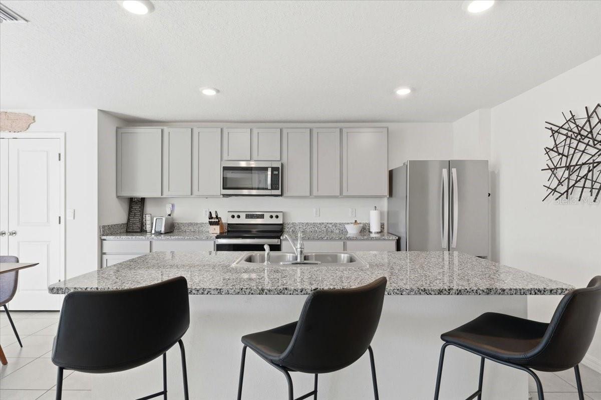 1211 TAHITIAN SUNRISE DR, PLANT CITY, FL, 33565