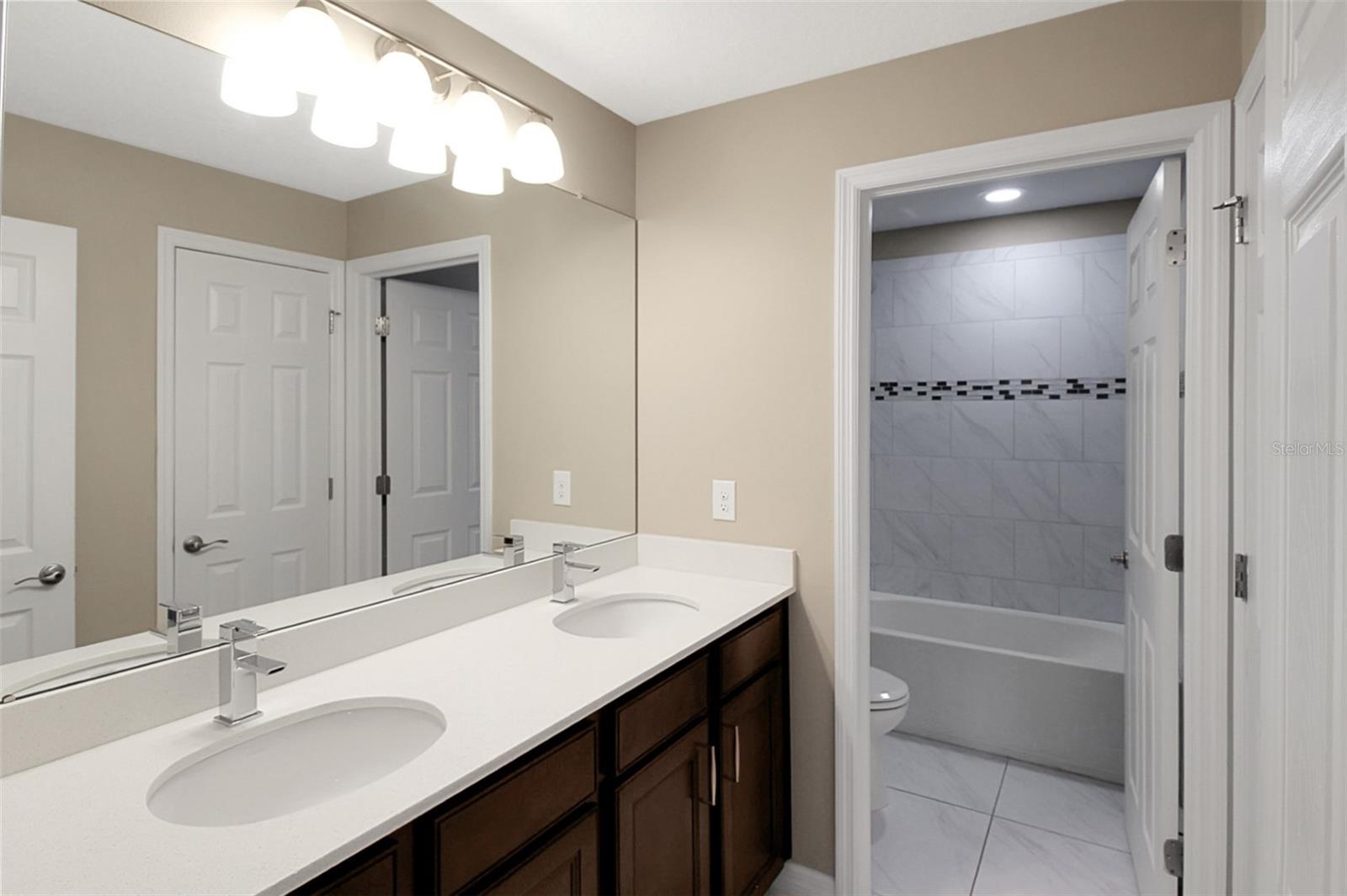 2914 ESMERALDA DR, SARASOTA, FL, 34243