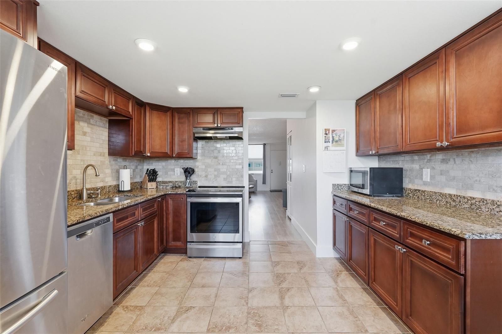 4915 BAY ST NE #323, ST PETERSBURG, FL, 33703