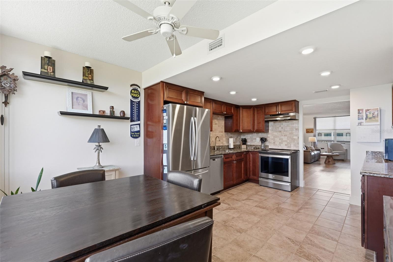 4915 BAY ST NE #323, ST PETERSBURG, FL, 33703