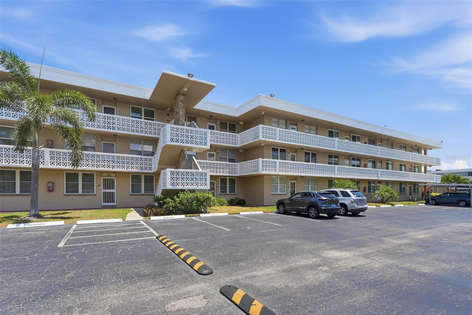 4915 BAY ST NE #323, ST PETERSBURG, FL, 33703