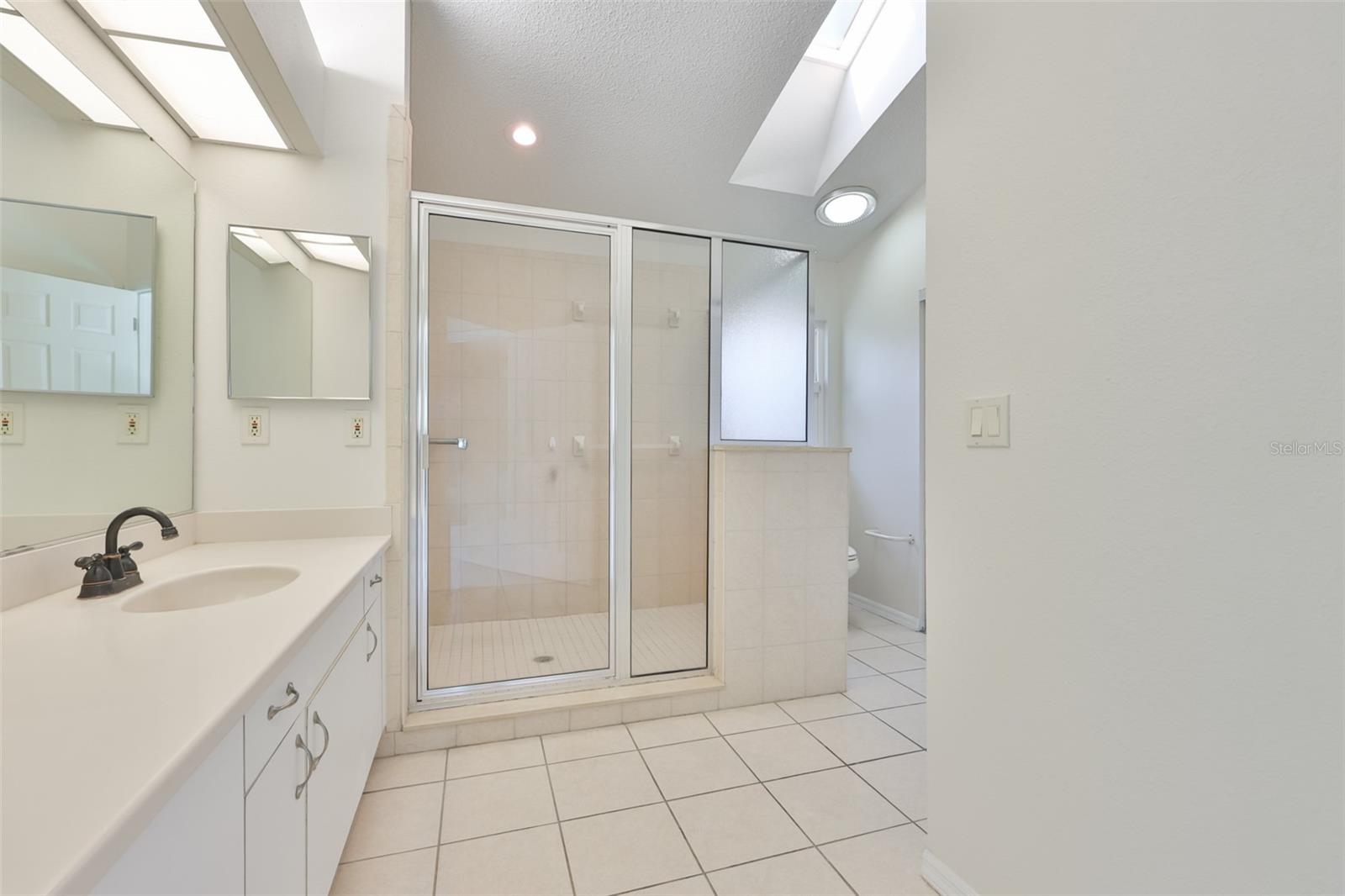 235 LINGER LN, SUN CITY CENTER, FL, 33573