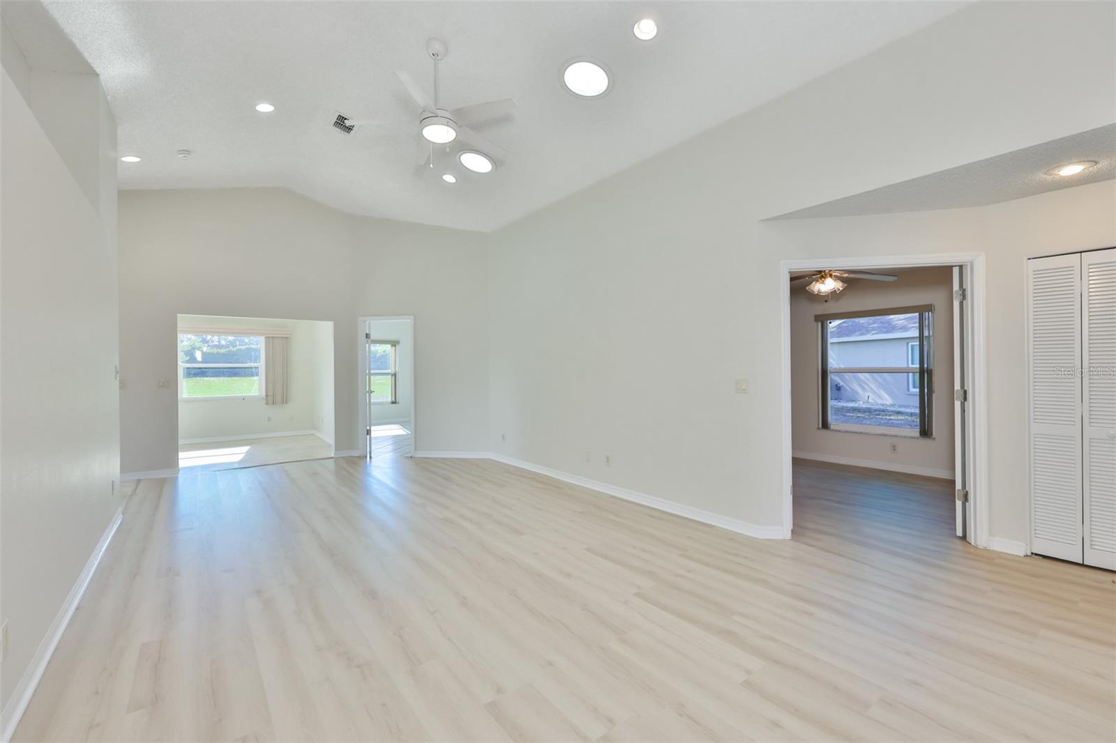 235 LINGER LN, SUN CITY CENTER, FL, 33573