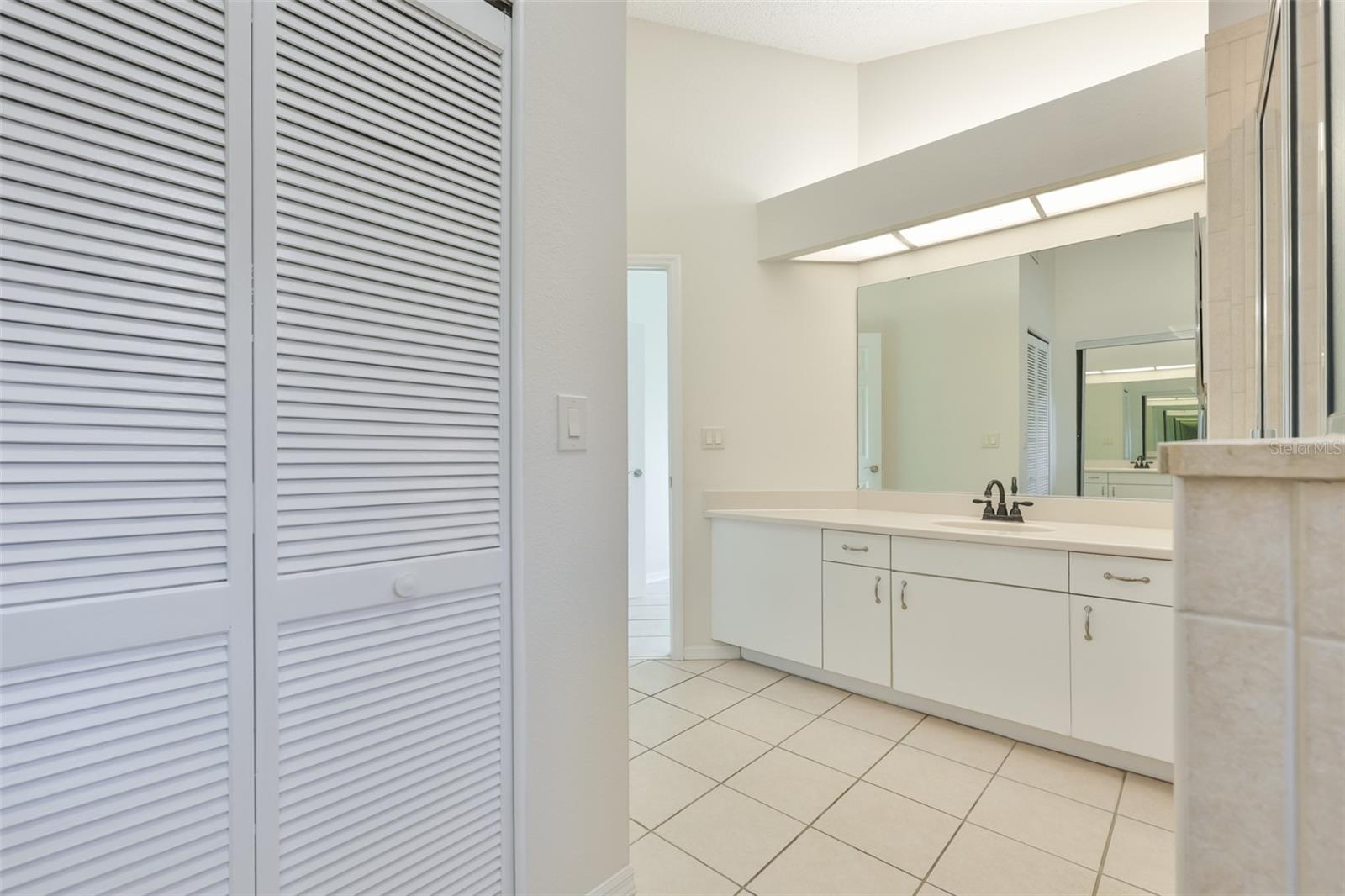 235 LINGER LN, SUN CITY CENTER, FL, 33573