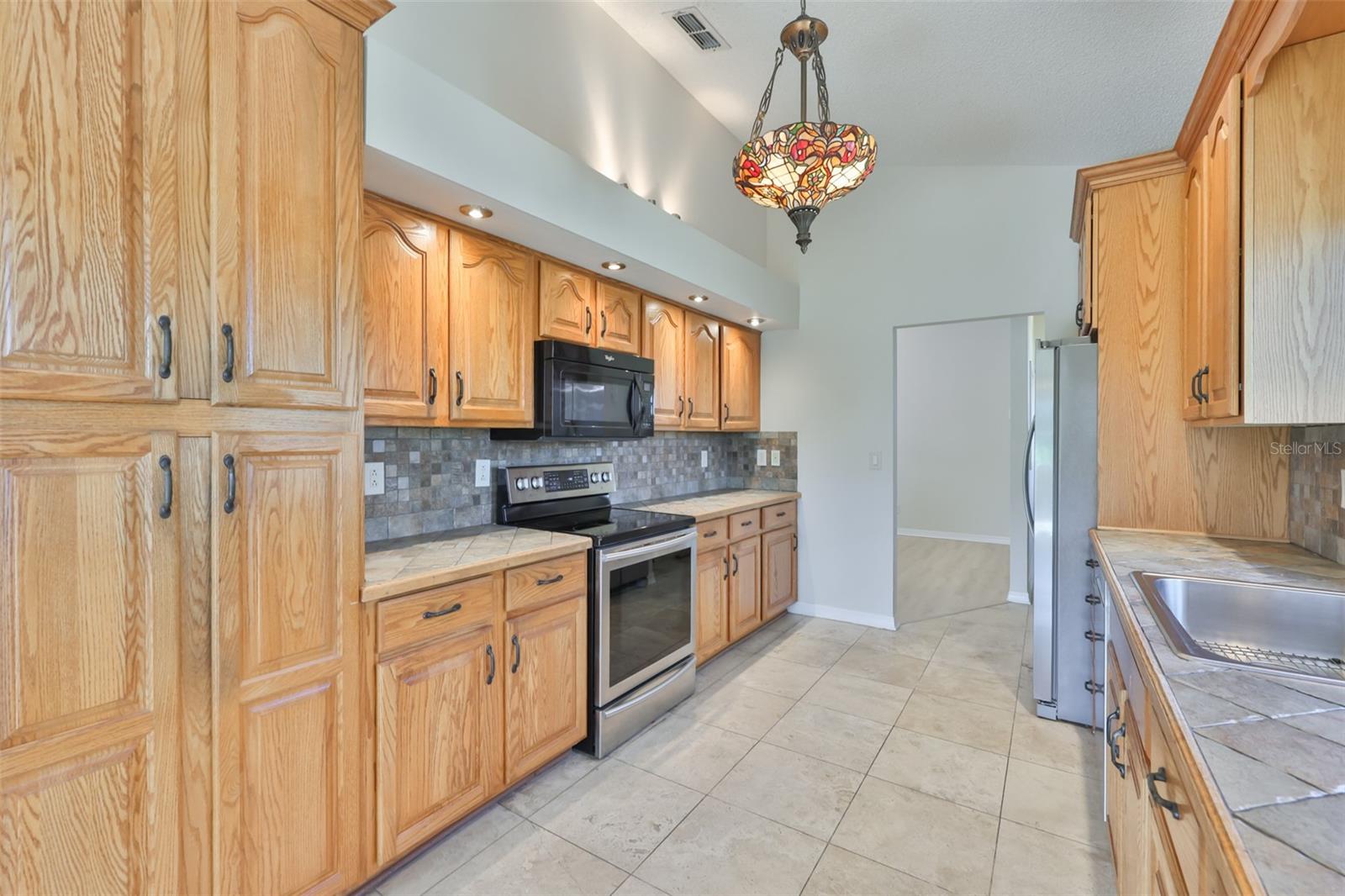 235 LINGER LN, SUN CITY CENTER, FL, 33573