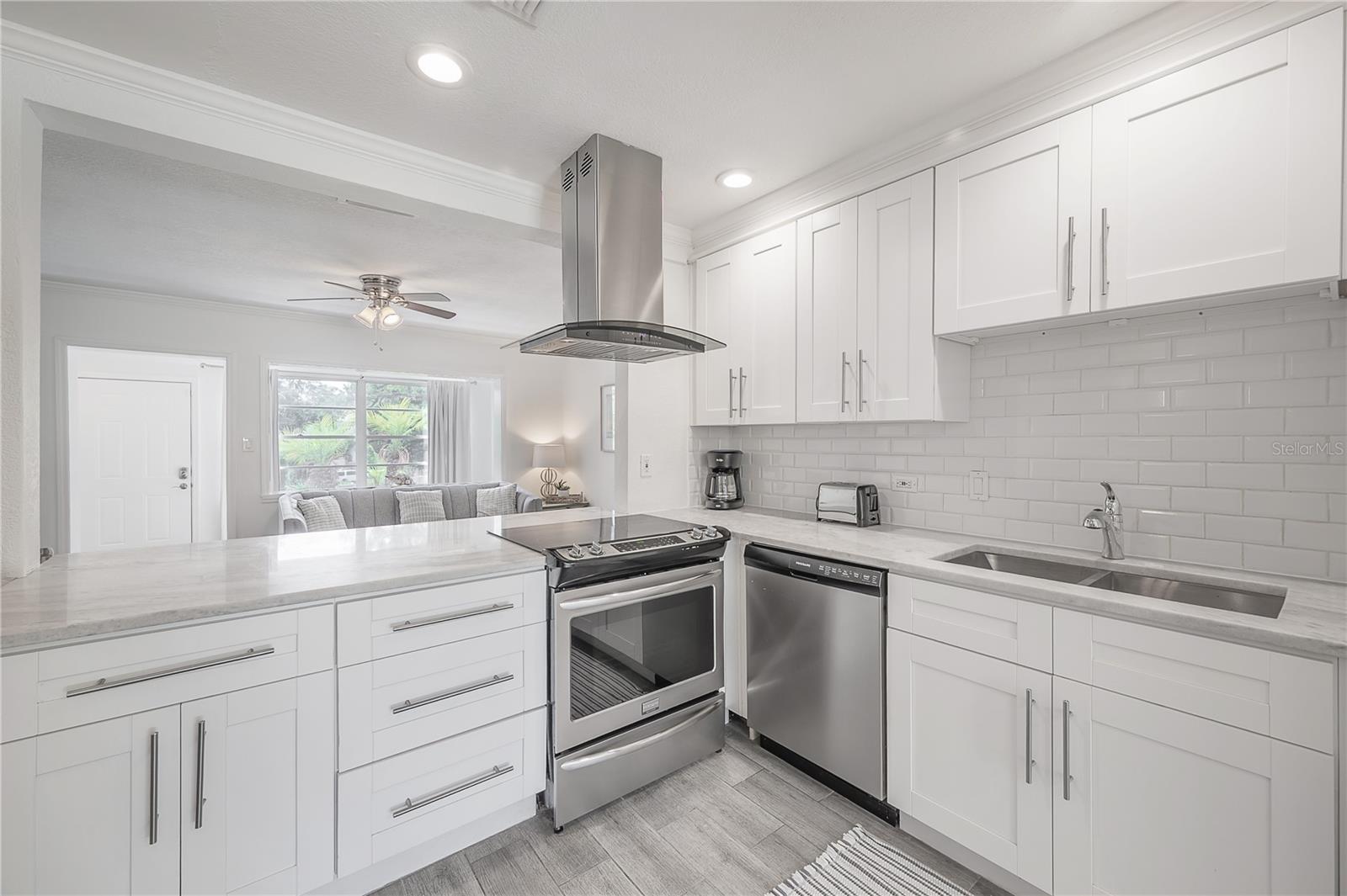 7204 N 15TH ST, TAMPA, FL, 33610