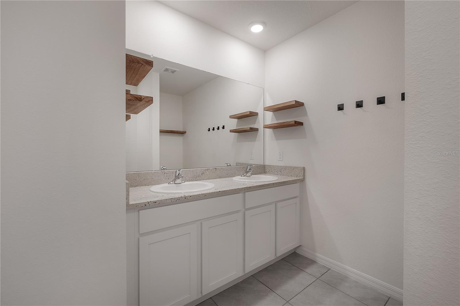 17042 OVAL RUM DR, WIMAUMA, FL, 33598