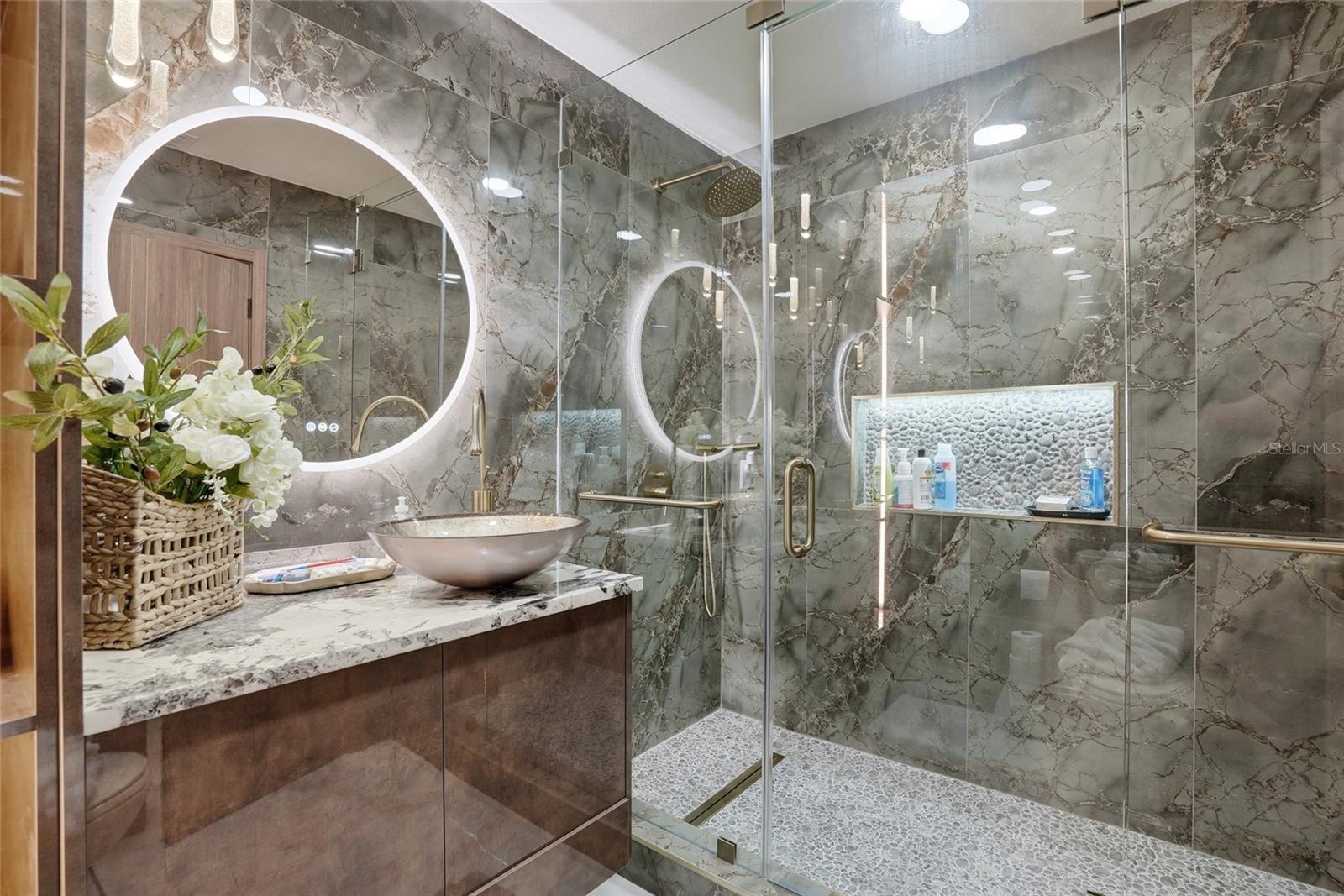 15040 LAKE MAGDALENE BLVD, TAMPA, FL, 33618