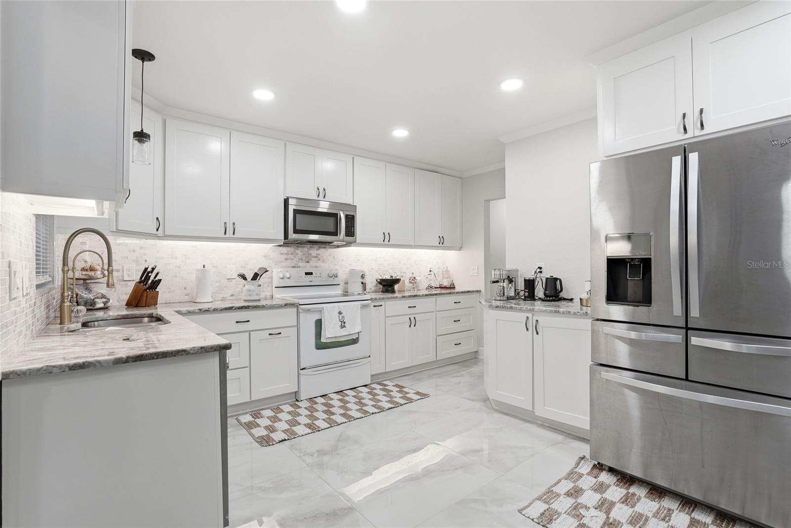 15040 LAKE MAGDALENE BLVD, TAMPA, FL, 33618