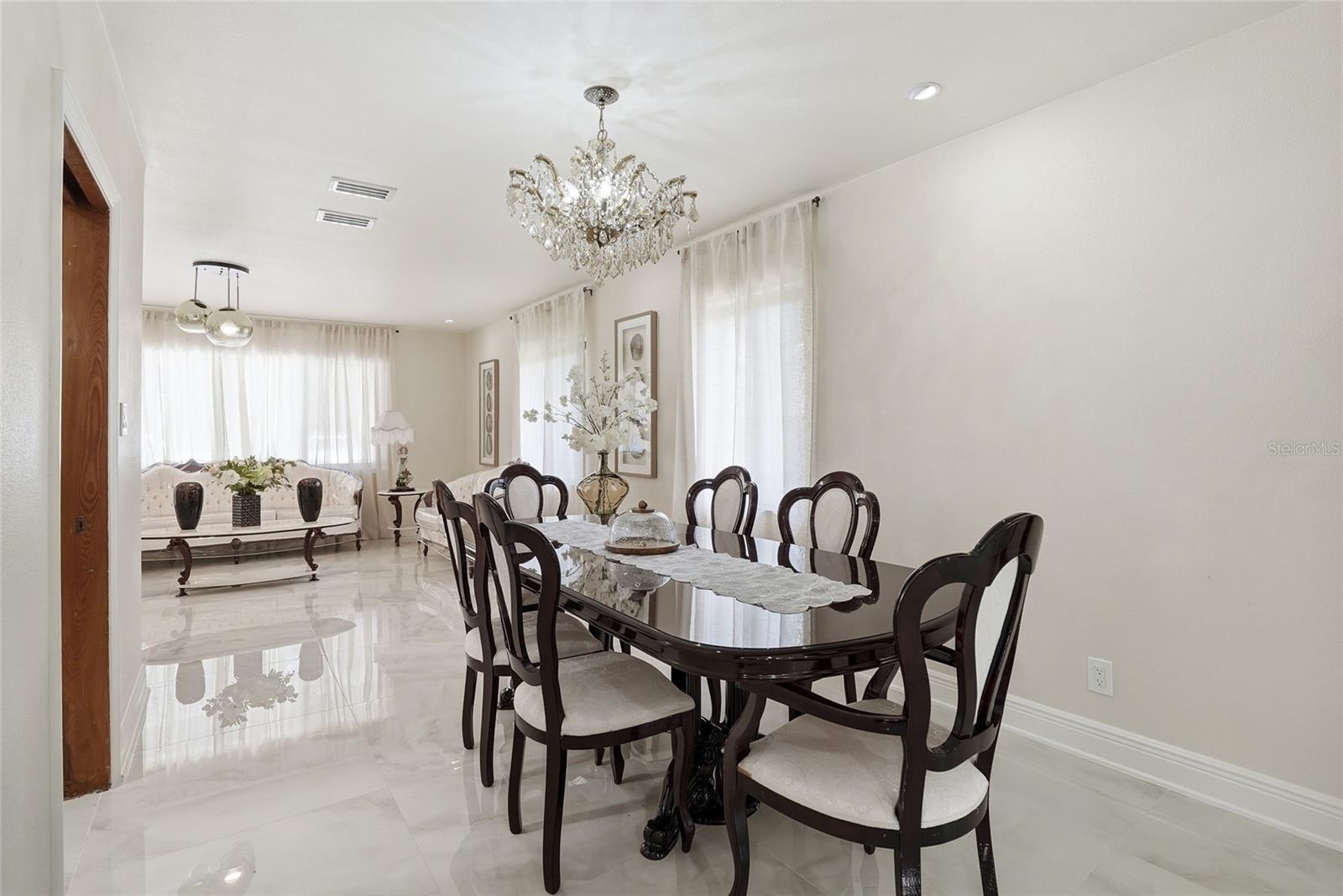 15040 LAKE MAGDALENE BLVD, TAMPA, FL, 33618