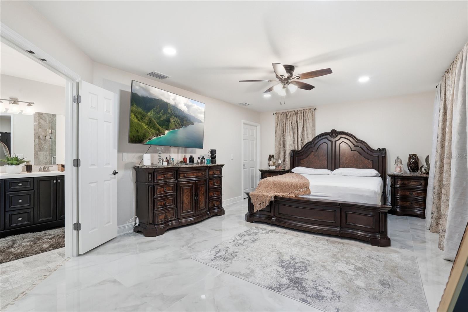 15040 LAKE MAGDALENE BLVD, TAMPA, FL, 33618