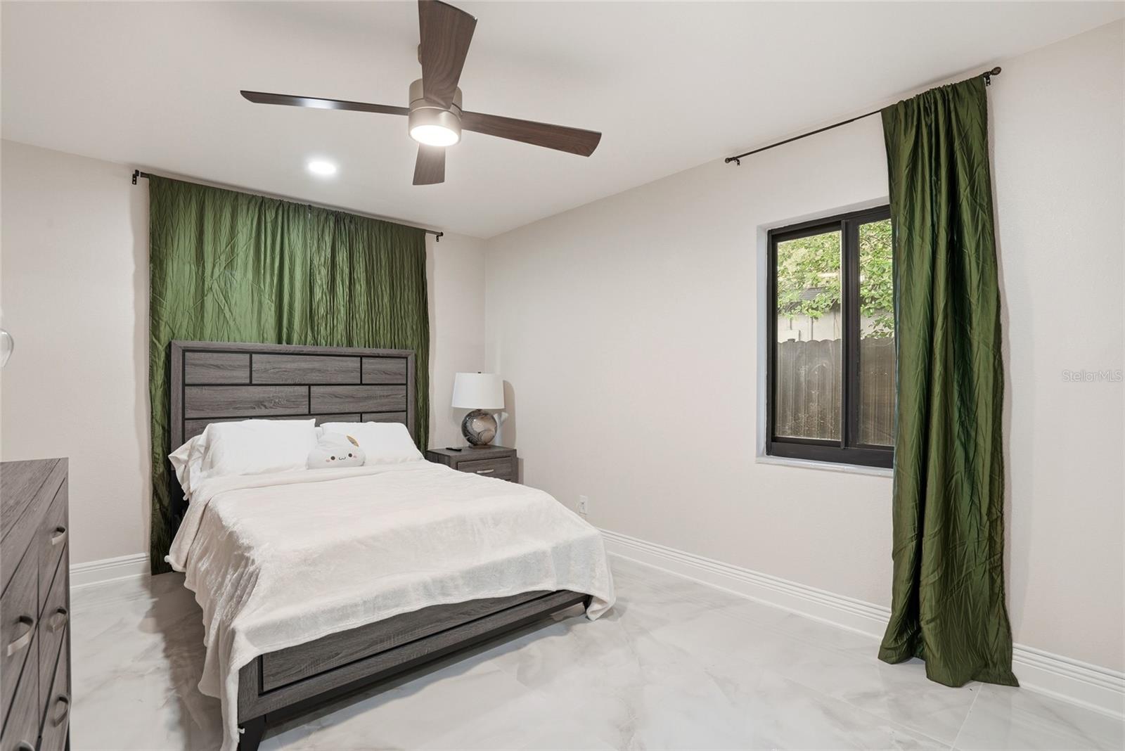 15040 LAKE MAGDALENE BLVD, TAMPA, FL, 33618