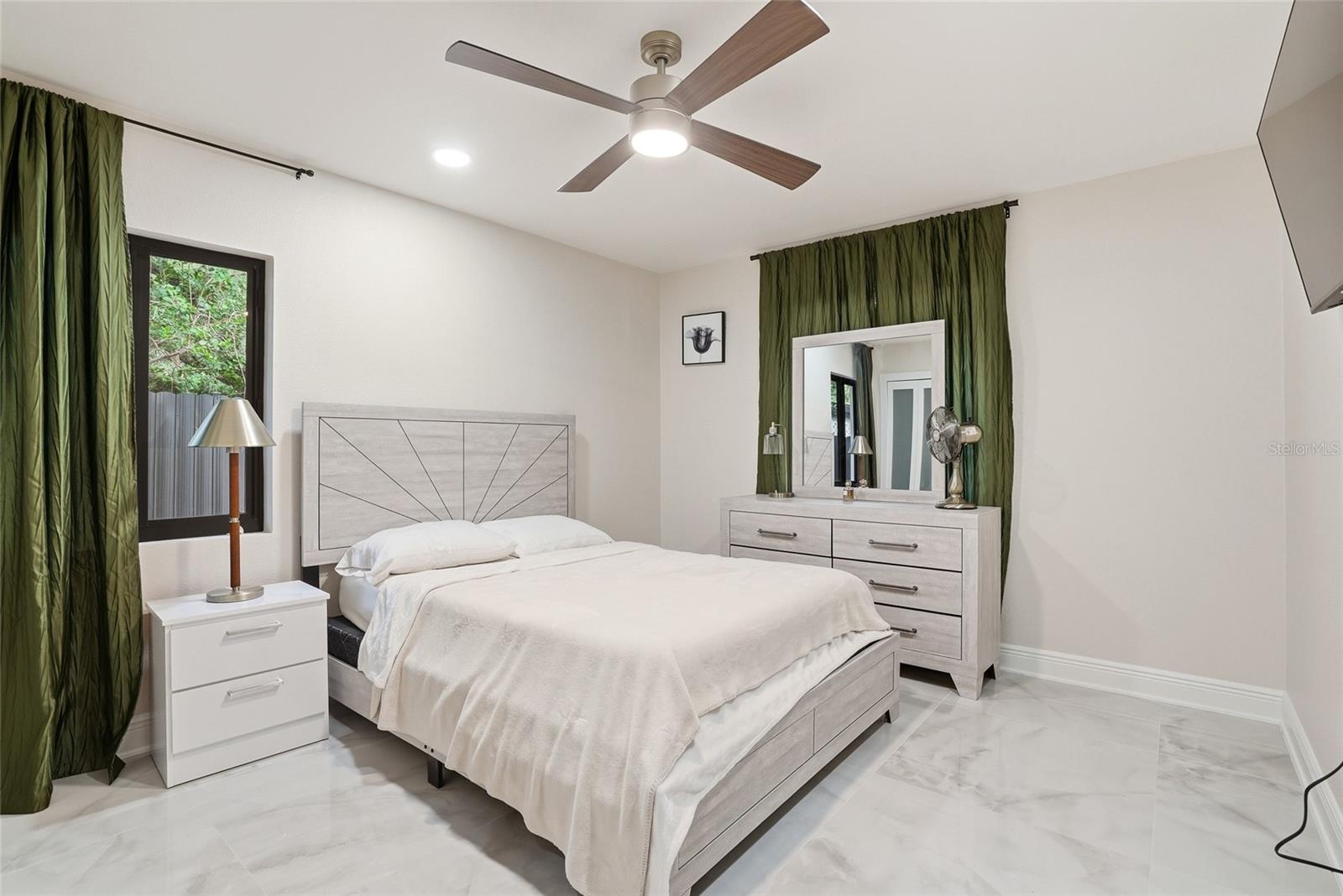15040 LAKE MAGDALENE BLVD, TAMPA, FL, 33618