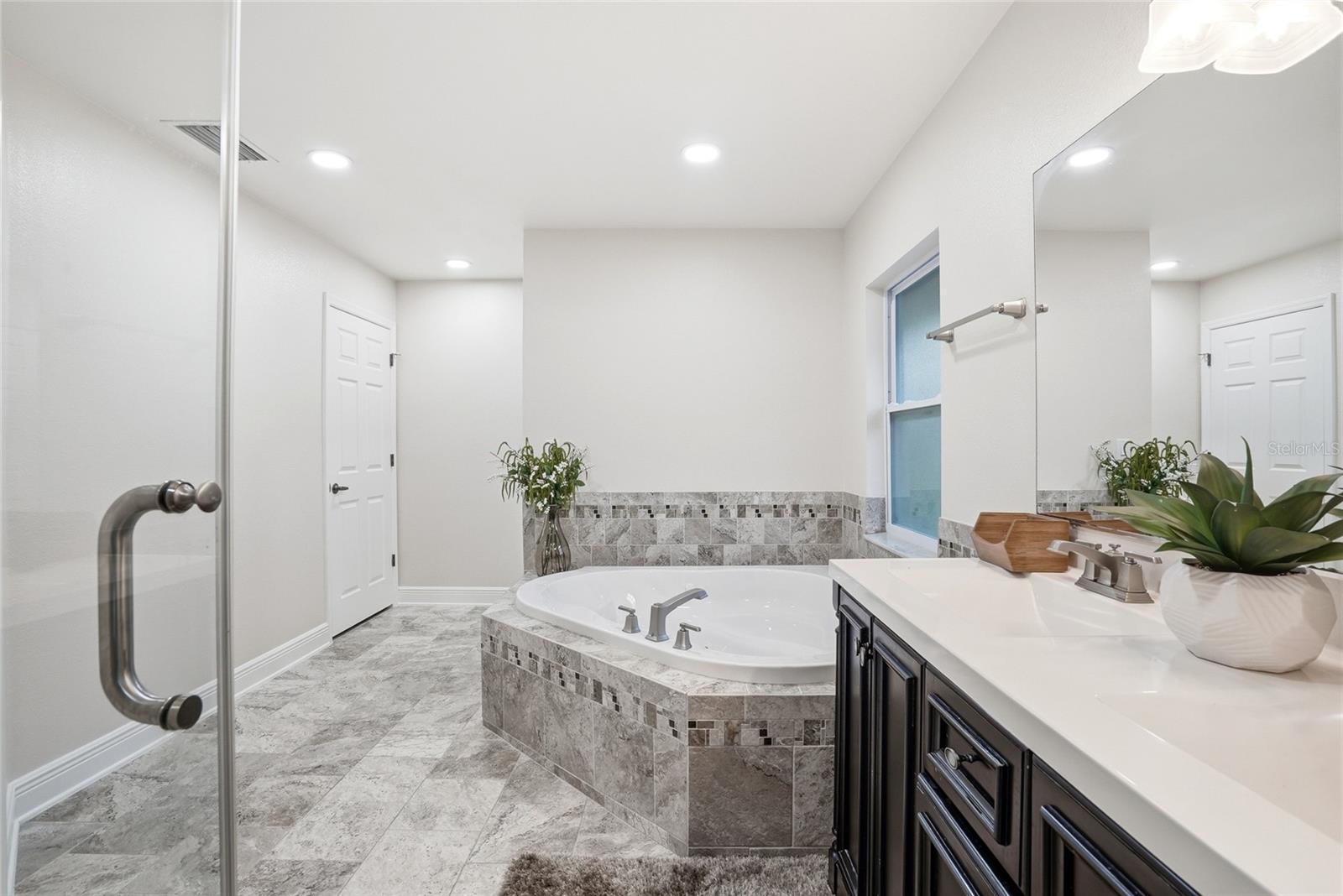 15040 LAKE MAGDALENE BLVD, TAMPA, FL, 33618