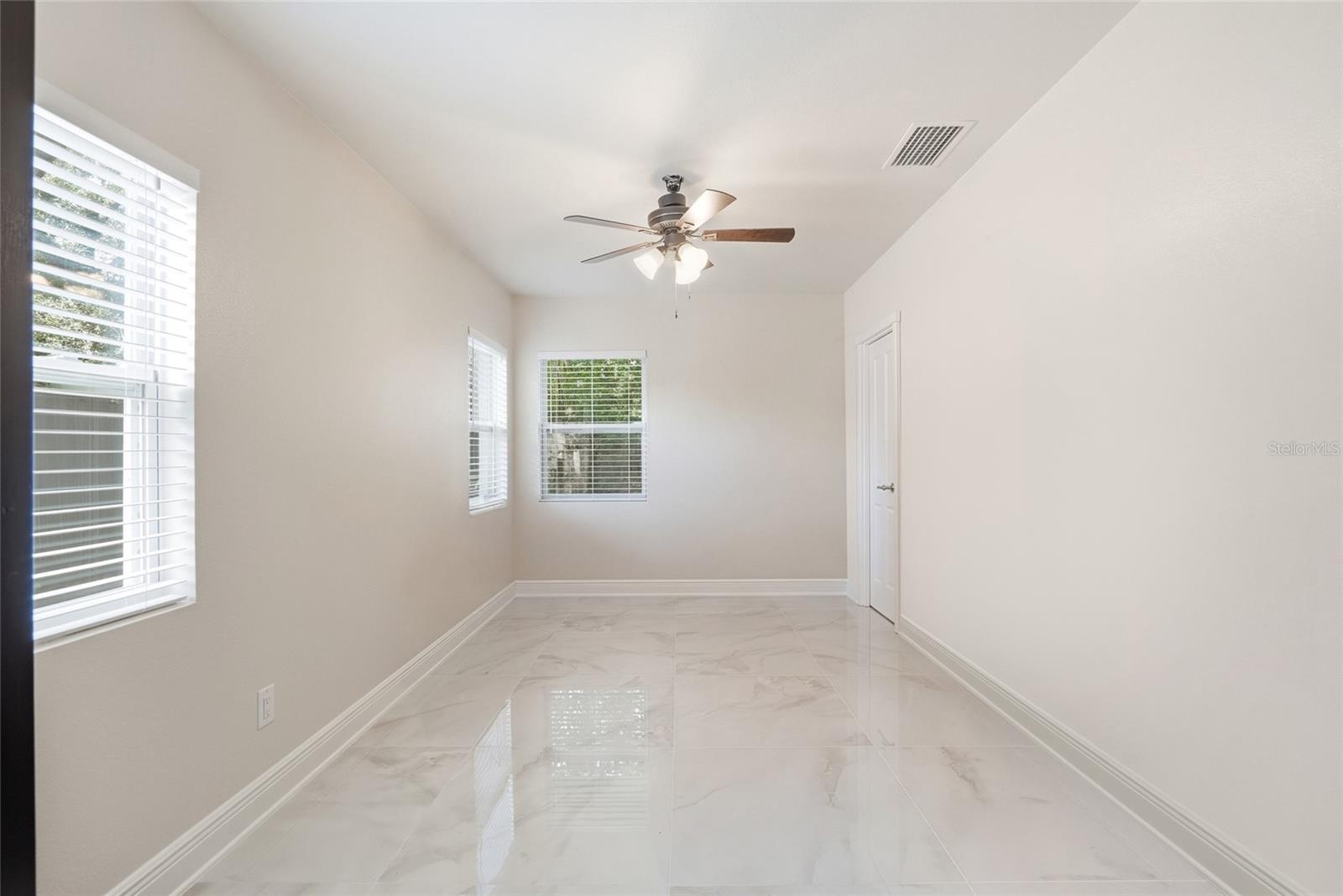 15040 LAKE MAGDALENE BLVD, TAMPA, FL, 33618