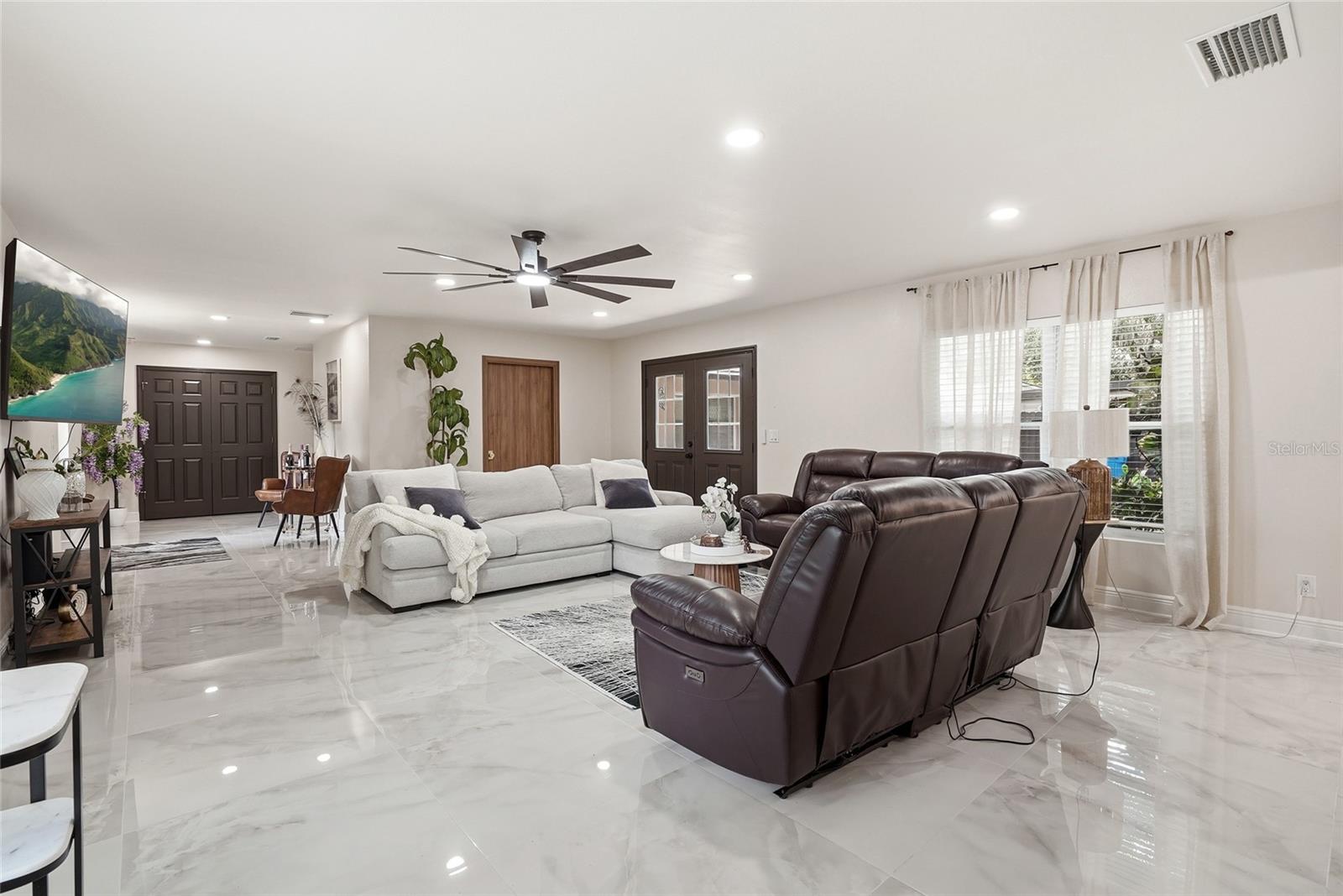 15040 LAKE MAGDALENE BLVD, TAMPA, FL, 33618