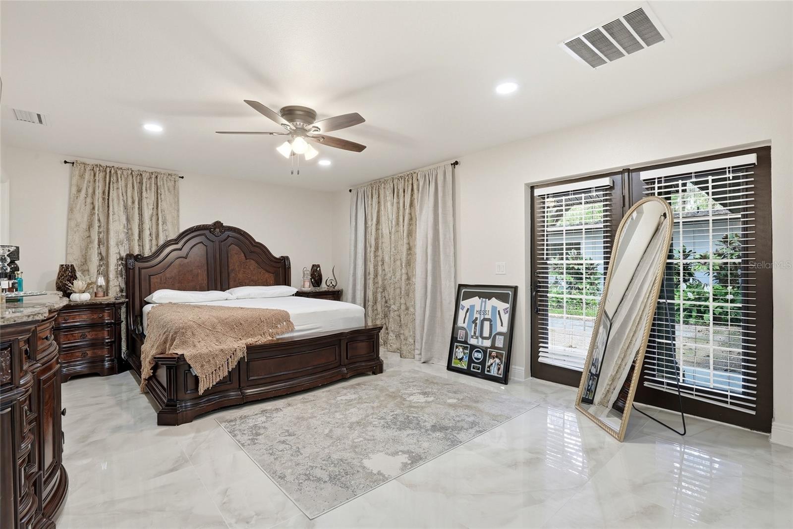 15040 LAKE MAGDALENE BLVD, TAMPA, FL, 33618