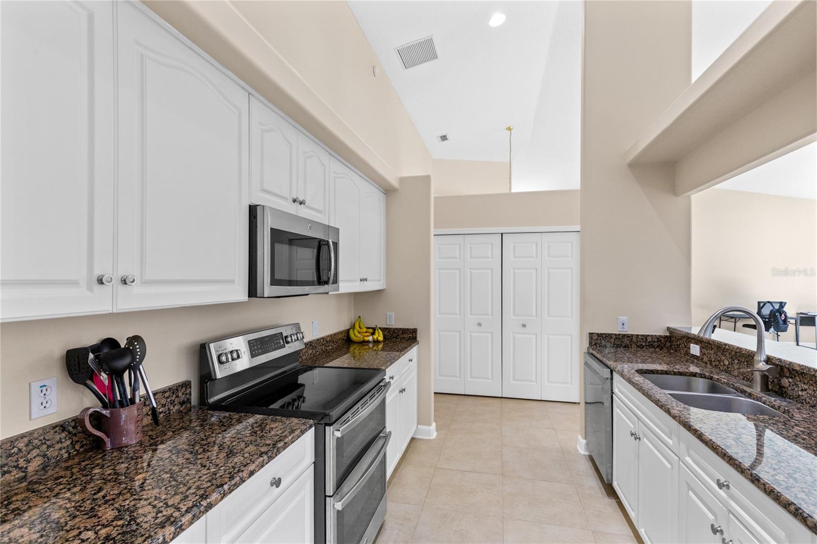683 OAK HOLLOW WAY, ALTAMONTE SPRINGS, FL, 32714