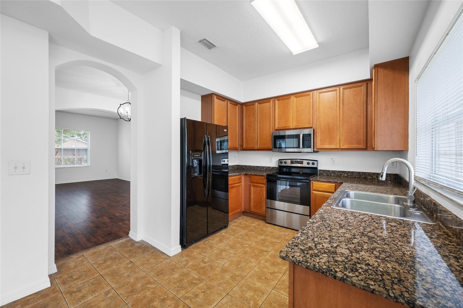 2227 ROANOKE SPRINGS DR, RUSKIN, FL, 33570