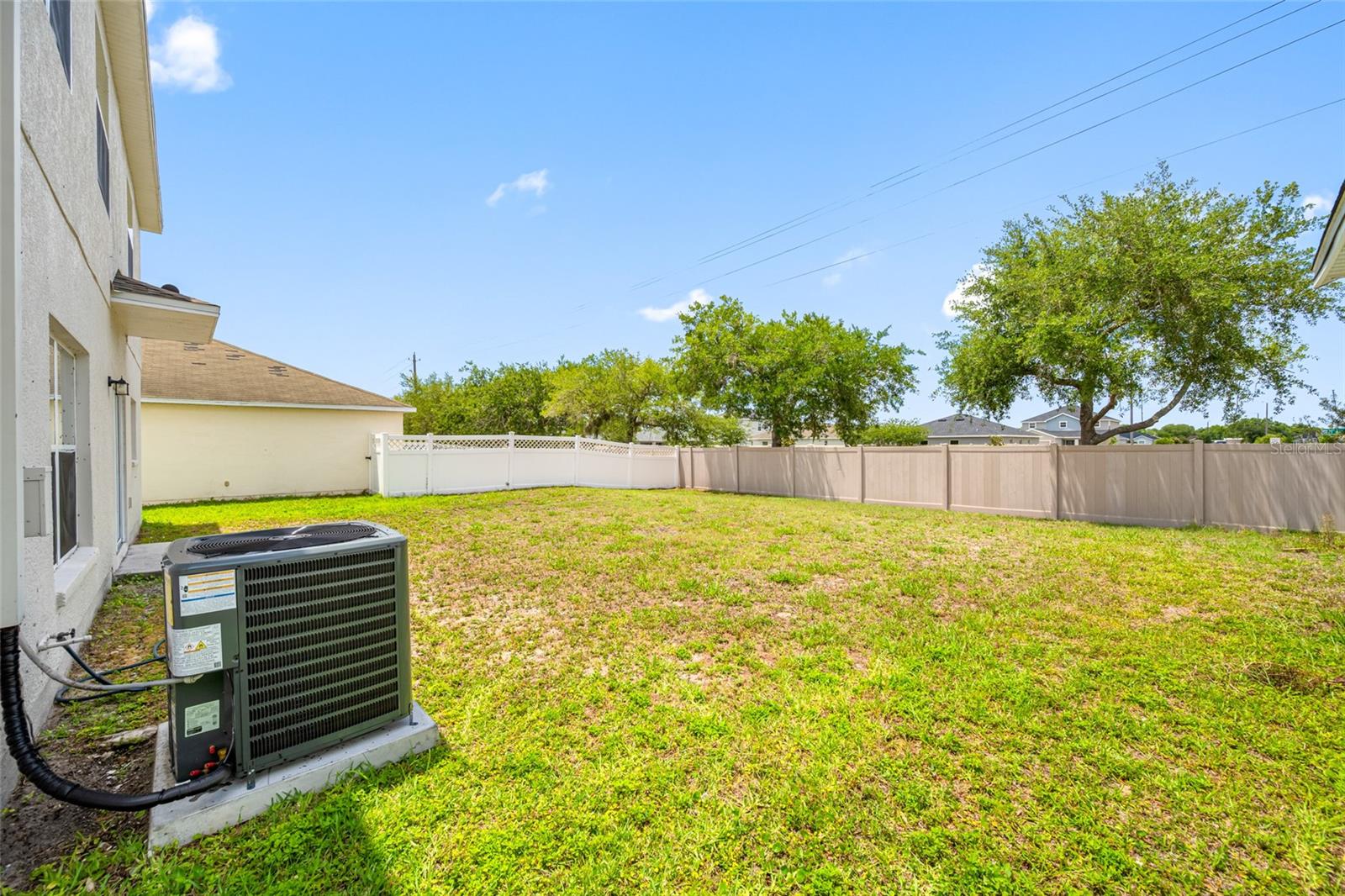 2227 ROANOKE SPRINGS DR, RUSKIN, FL, 33570