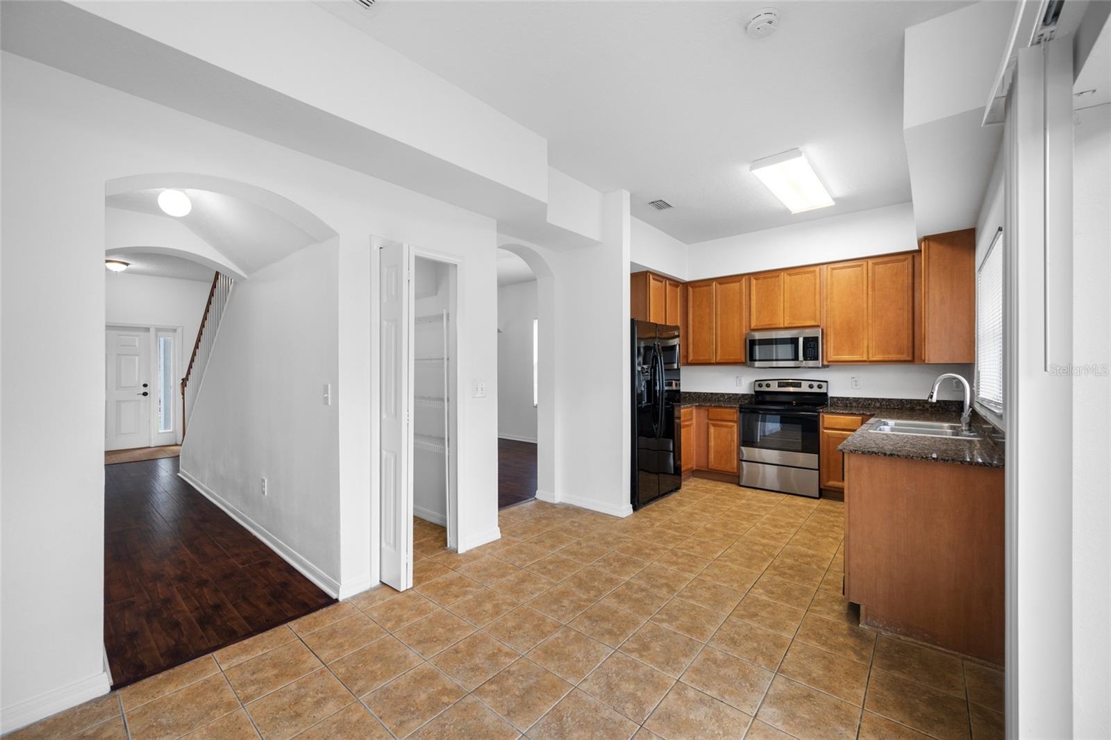 2227 ROANOKE SPRINGS DR, RUSKIN, FL, 33570