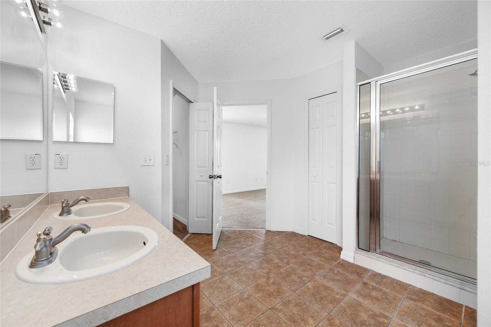 2227 ROANOKE SPRINGS DR, RUSKIN, FL, 33570